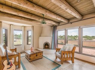 4 Raudo Pl, Santa Fe, NM 87508