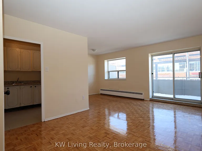 480 Lakeshore Rd E #309 — Photo 2