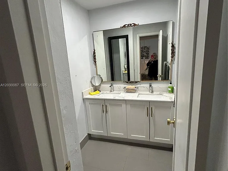215 SE 3rd Ave #206A — Photo 26