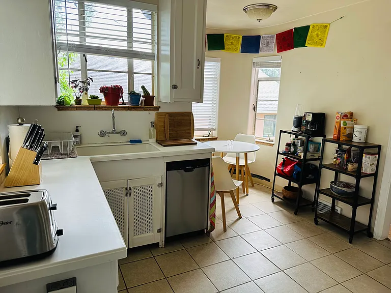 434 S High St #HOUSE — Photo 11