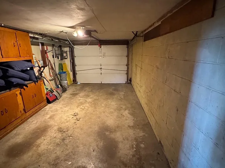 1038 Kingsland Ln — Photo 21
