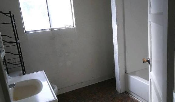 3rd image of 1500 Viera Ave APT A