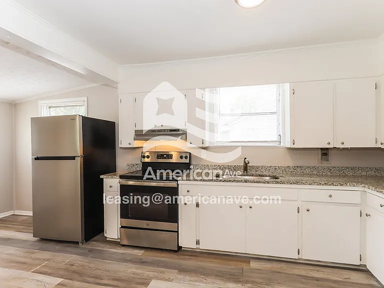 1443744_008_kitchen_8.jpg