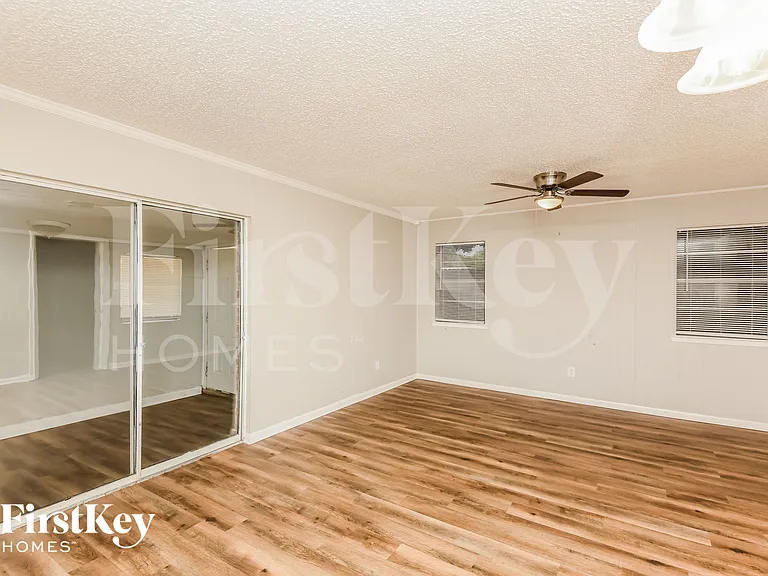 244 E Malone Ave — Photo 5
