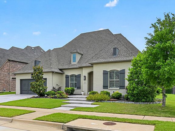 3rd image of 2204 Grafton Ln