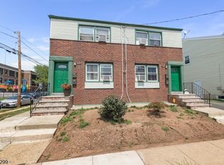 637 Myrtle St, Elizabeth City, NJ 07202