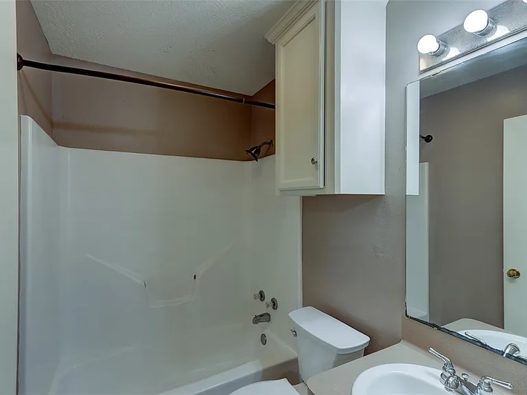 902 Kalanchoe Ct #A-B — Photo 17
