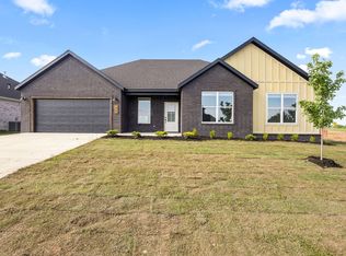7967 Range Ave, Springdale, AR 72762