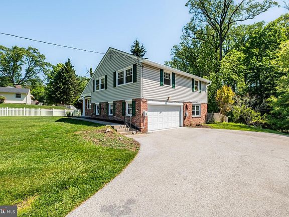 5th image of 1390 Paxon Pl