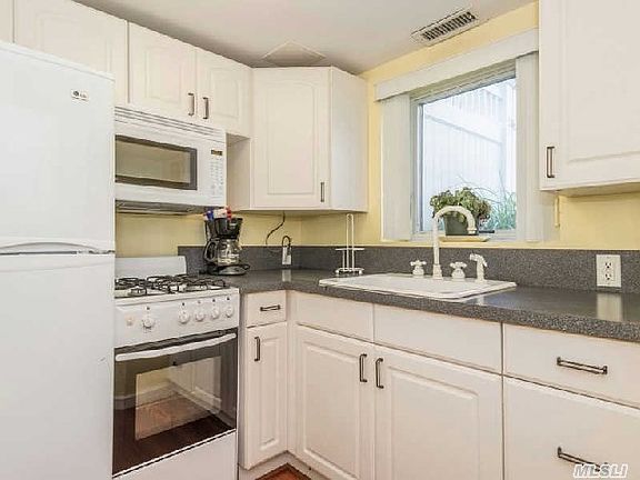 5th image of 20 Colony Ct