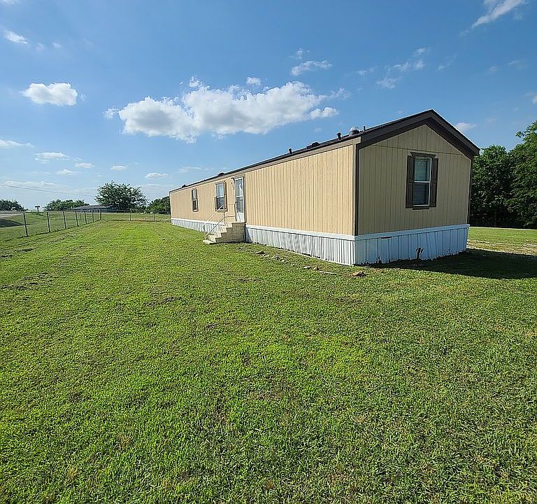 1st image of 413 Sunny Dr