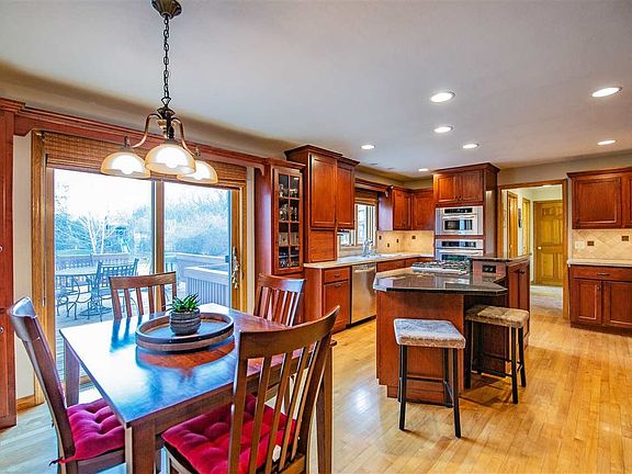 5th image of 146 Briar Ln