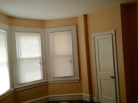 4th image of 213 E Wellens St