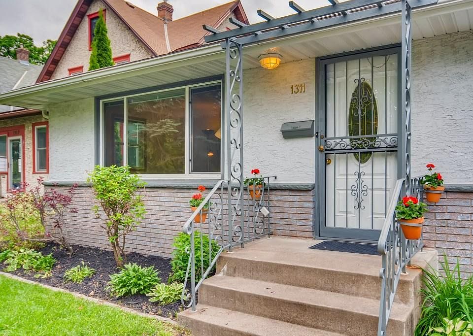 1st image of 1311 Hague Ave