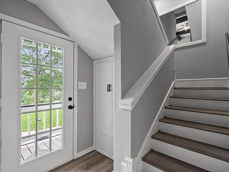 401 Paradise Dr — Photo 13