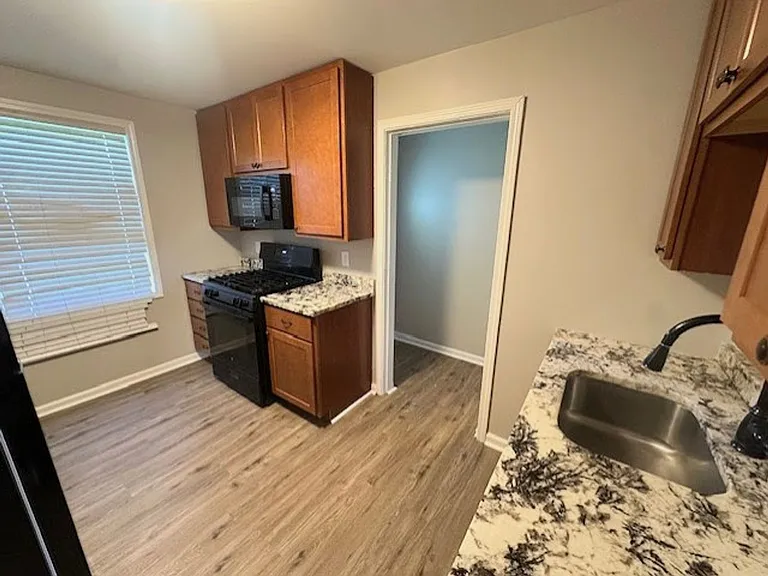 7620 Stanwood Dr — Photo 4