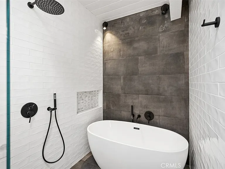 31888 Hillside Ln — Photo 26