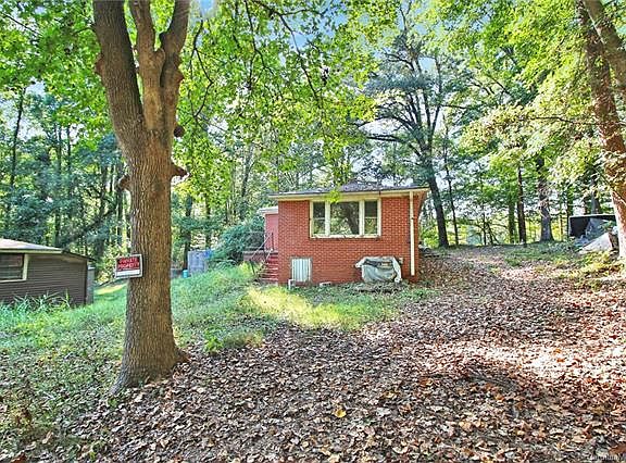 5th image of 120 Pine Hill Ln