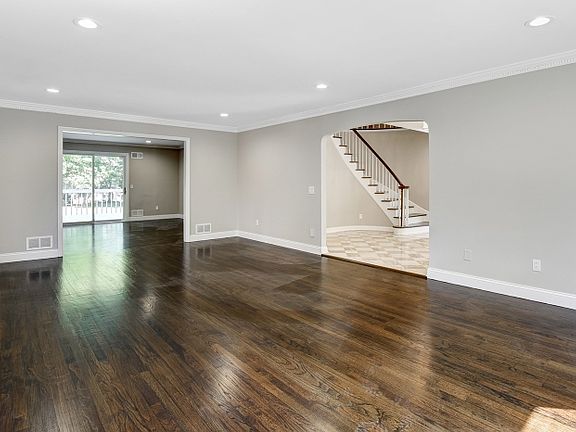 5th image of 5 Cunningham Dr