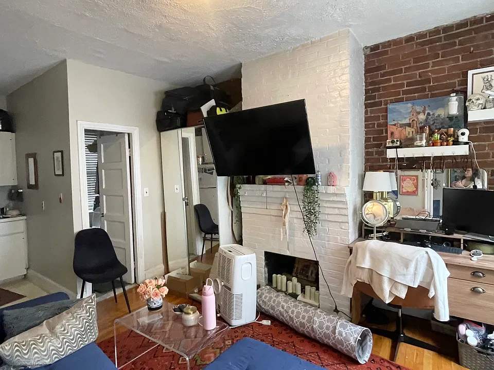 35 Anderson St #3