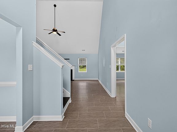 4th image of 107 Pegasus Place N