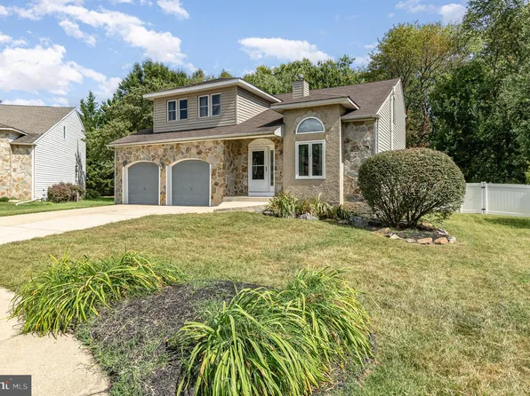 127 Nursery Dr, Bear, DE 19701