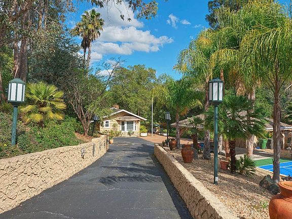 4th image of 15760 Eucalyptus Dr