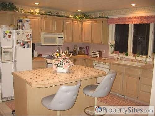 2nd image of 7769 Oakmont Ct
