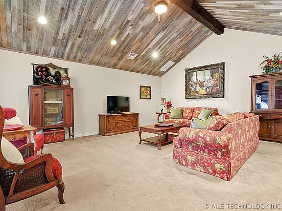 5th image of 9401 S Highland Dr