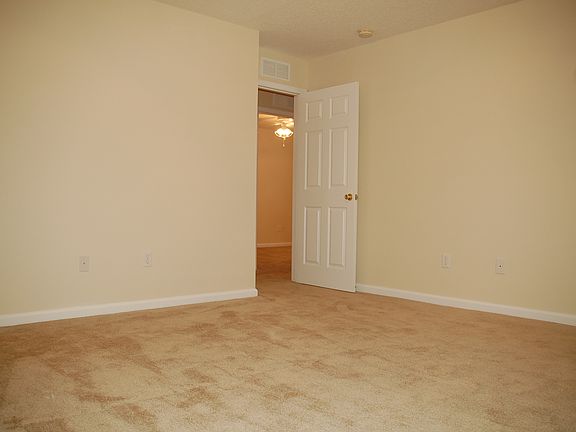 5th image of 8460 India Ave