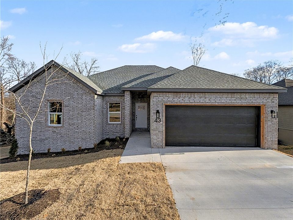 1st image of 43 Blairgowrie Dr