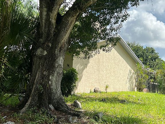2nd image of 8019 SW Citrus Blvd
