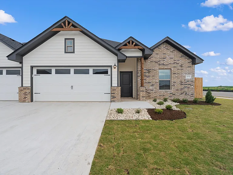 2409 Sloan Cir #A — Photo 22