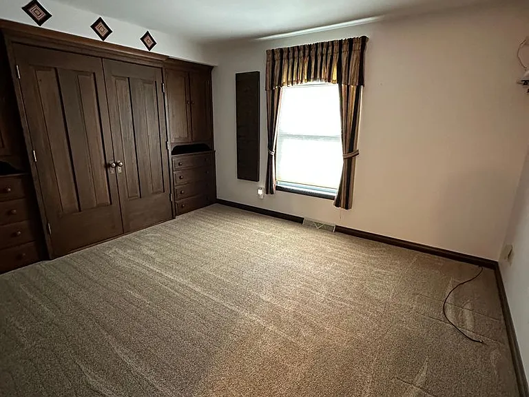 1512 Winsted Dr — Photo 4