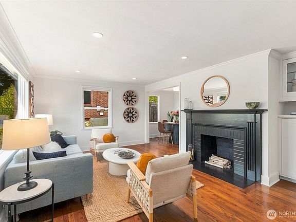 3rd image of 6736 10th Avenue NW