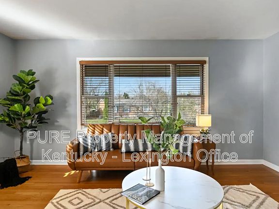 4th image of 2104 Tamarack Dr