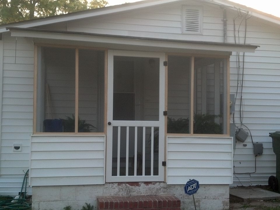 2nd image of 438 Elm St