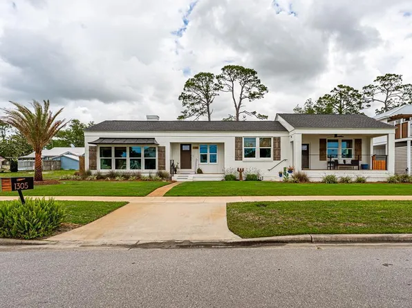 1305 Monument Ave, Port Saint Joe, FL 32456