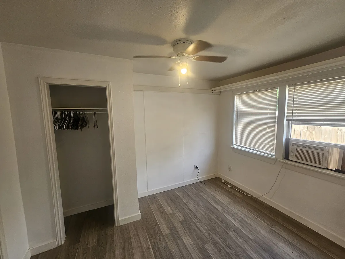 Building Photo - 7909 Brutus St #3