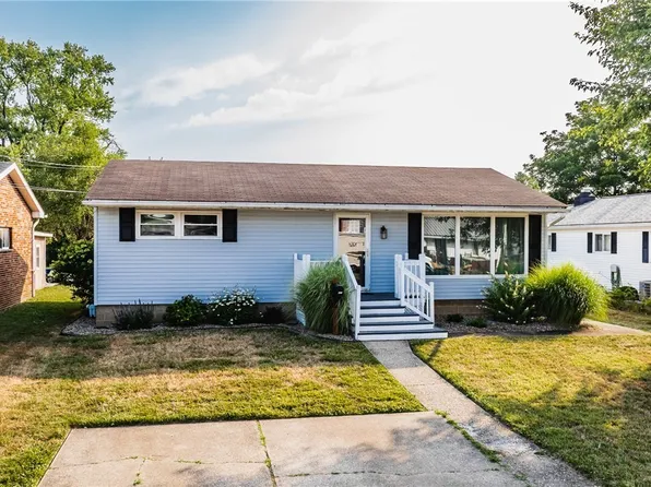 917 17th St, Vienna, WV 26105