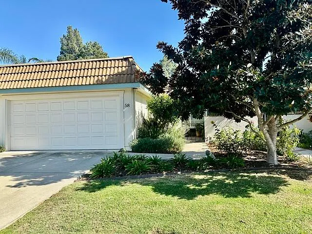 2 bed, 2.0 bath, 1298 sqft, $5,200 — Photo 1