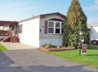 413 Birchwood Dr, Lockport, NY