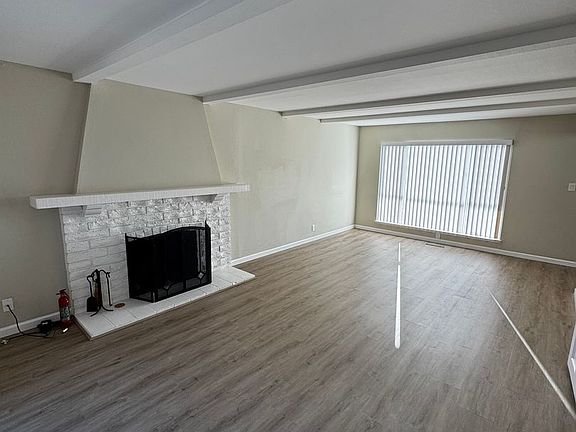 5th image of 709 Widgeon St