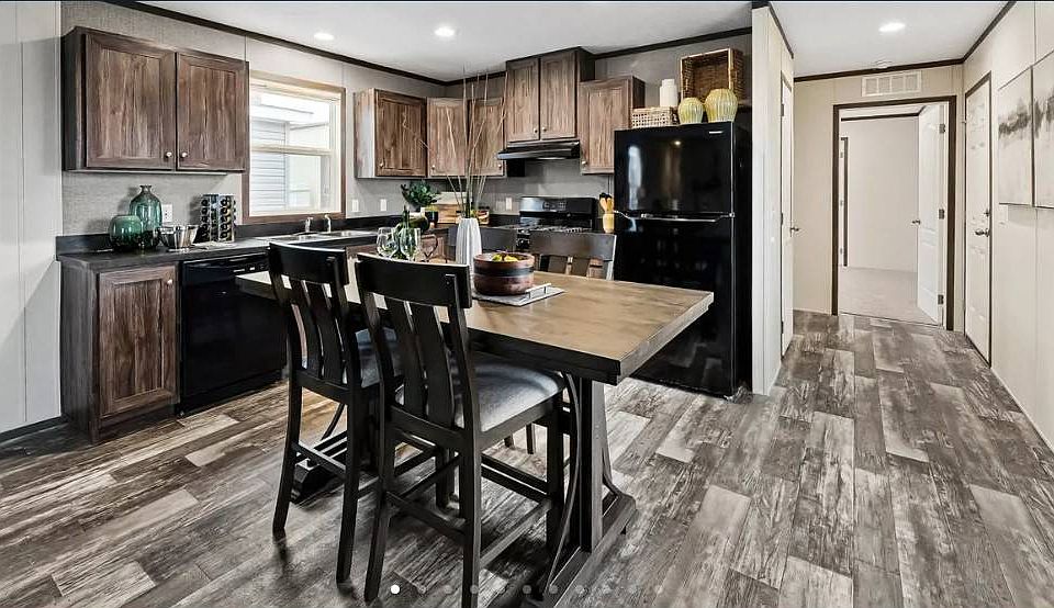 1st image of 820 S Pine Ave #256