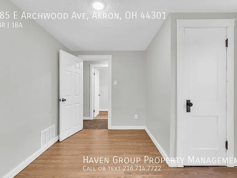 485 E Archwood Ave — Photo 16