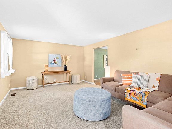 5th image of 1613 W Teton Dr