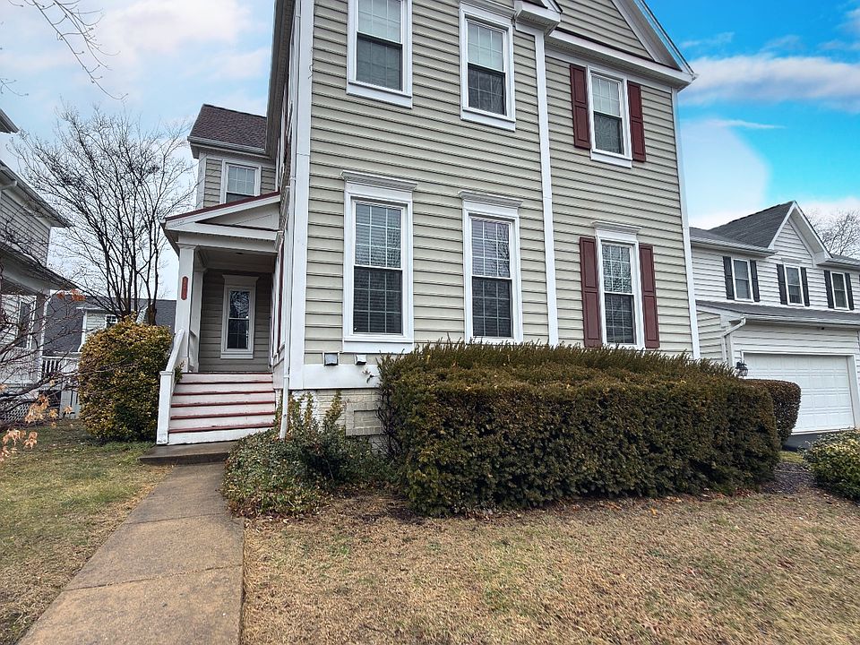 2nd image of 42890 Redfield St