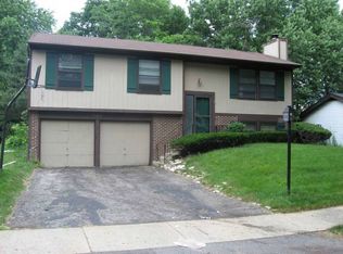 108 Lexington Dr, Bolingbrook, IL 60440