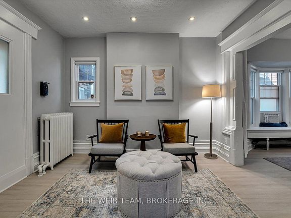 4th image of 1394 Queen St E