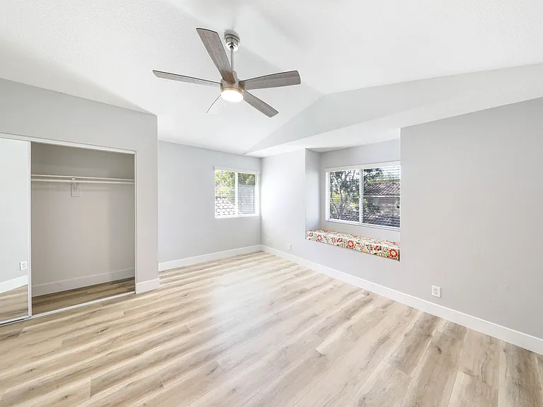 4 Pinzon — Photo 11